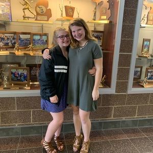 Meet your Posher, Abigail